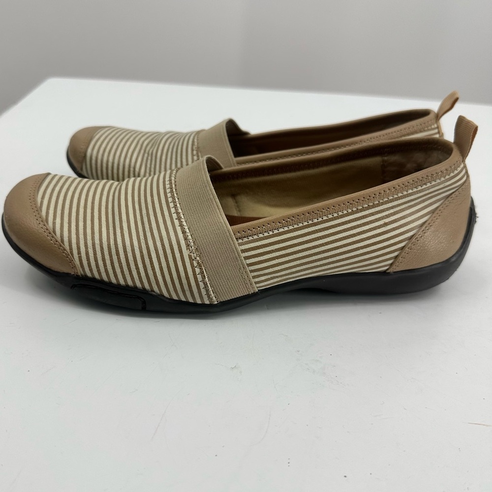 Ros Hommerson Carol Slip On Shoes Taupe Tan White Stripes Womens 7 - Picture 4 of 9